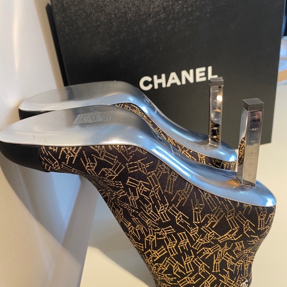 🌟HOST PICK🌟CHANEL Ankle Boot NWT - Picture 5 of 11